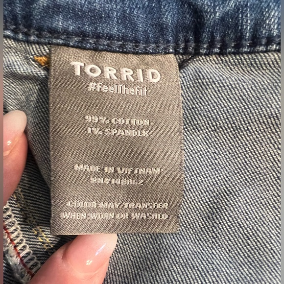 Torrid Woman’s Blue Boyfriend Jeans Raw Hem - Picture 4 of 4